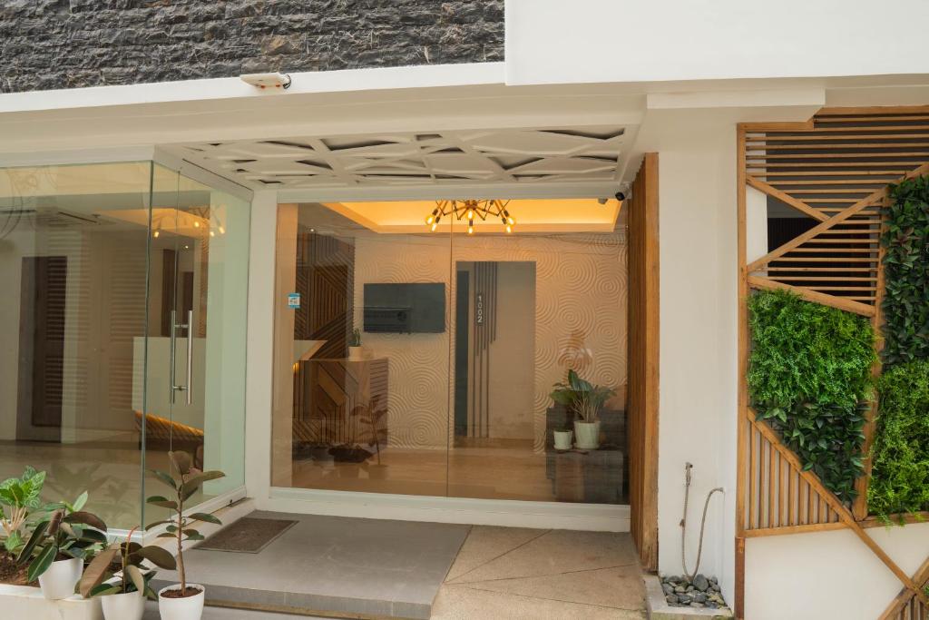 The Paragon Boracay Suites 4