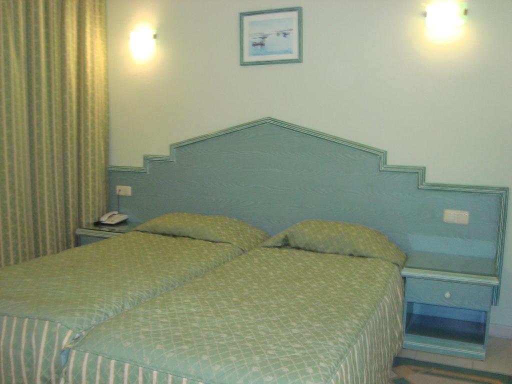 Royal Beach Hotel photo