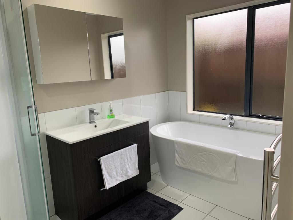 Rototuna Holiday House photo