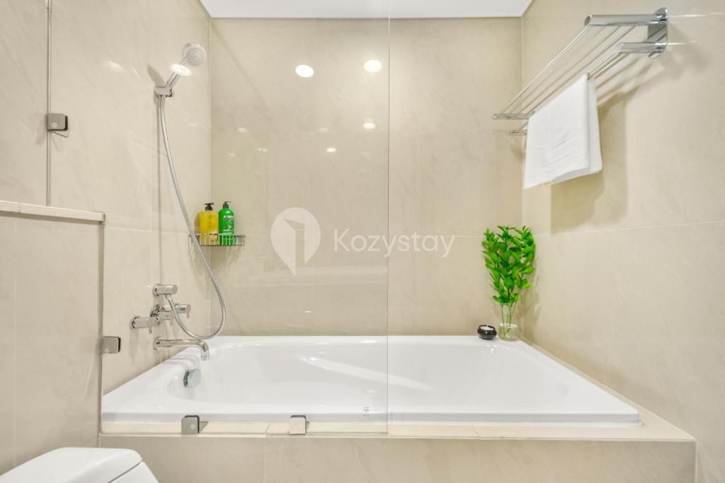 LONDON by Kozystay - Kuningan photo