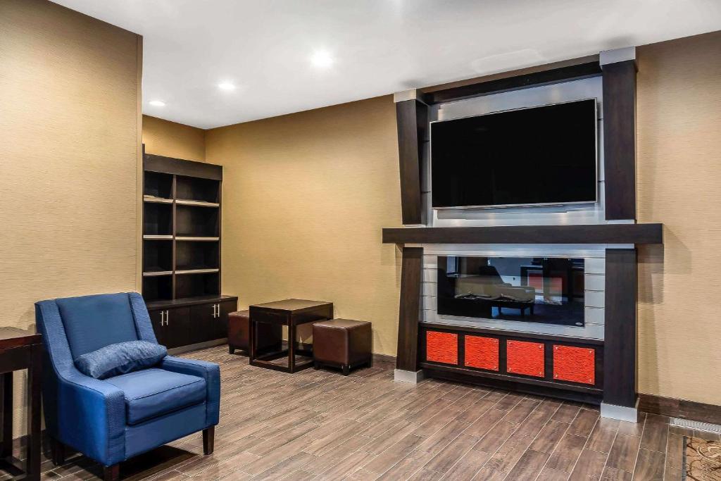 Comfort Suites San Jose Airport photo