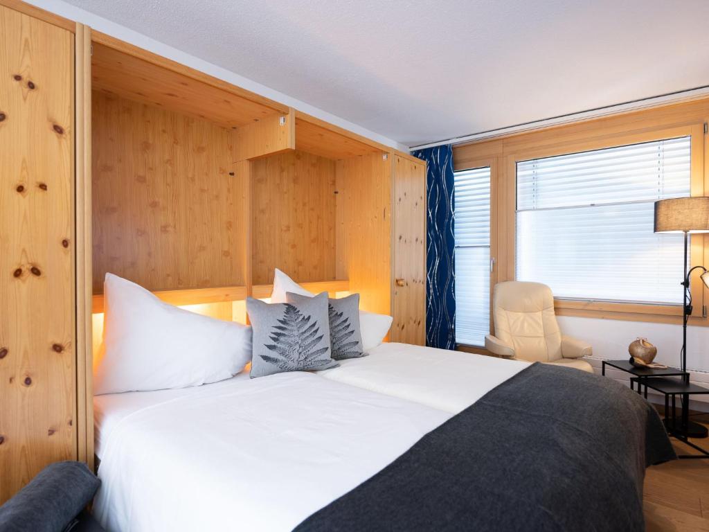 Apartment Chesa Corvatsch 211 - Champfer by Interhome - 4