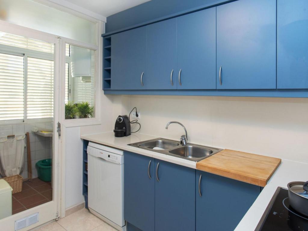 Apartment Ramon Muntaner by Interhome - 3