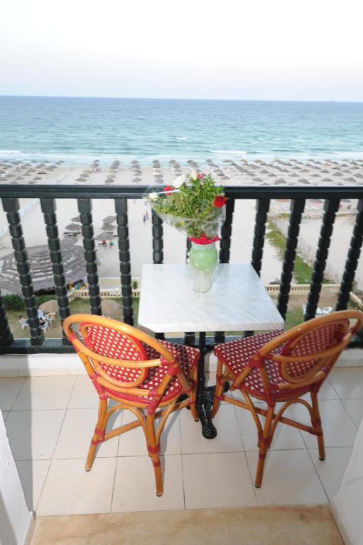 Royal Beach Hotel photo