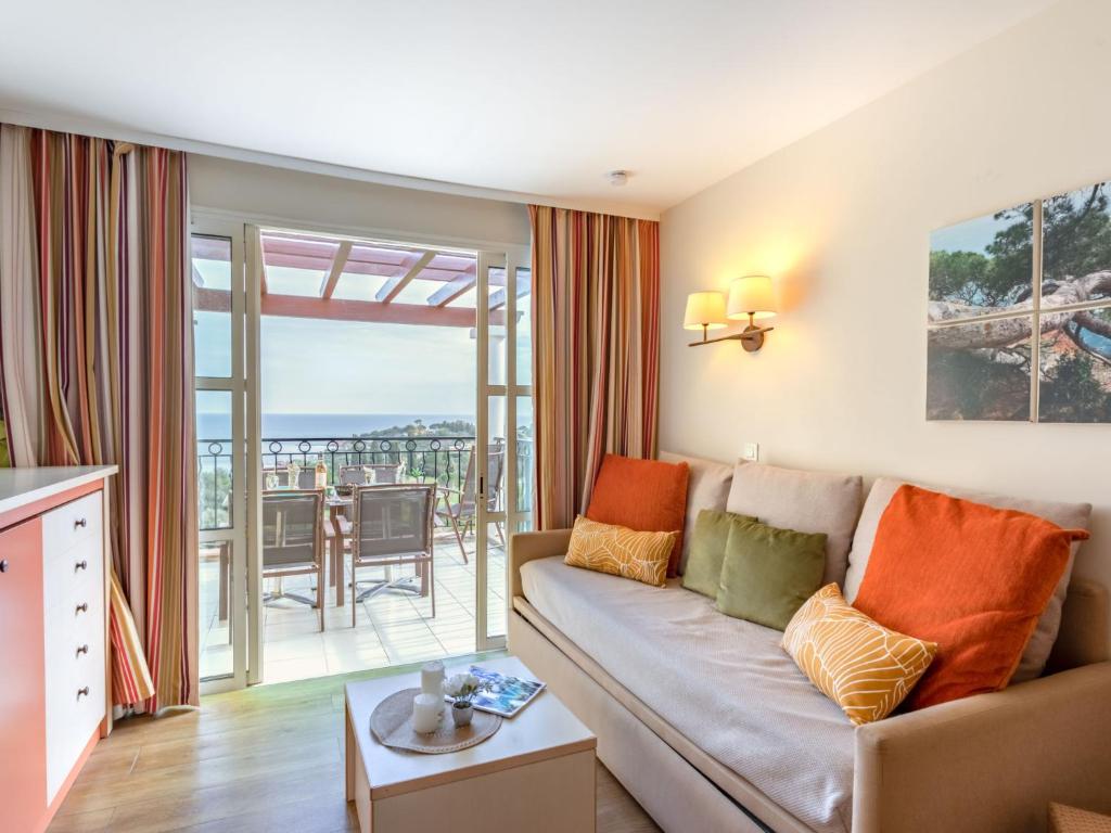 Apartment Le Village - C4319 by Interhome - 3