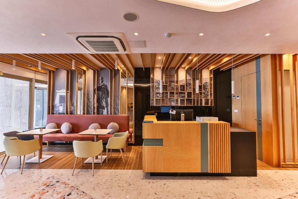 Carine Hotel Centar — Hotel in Podgorica