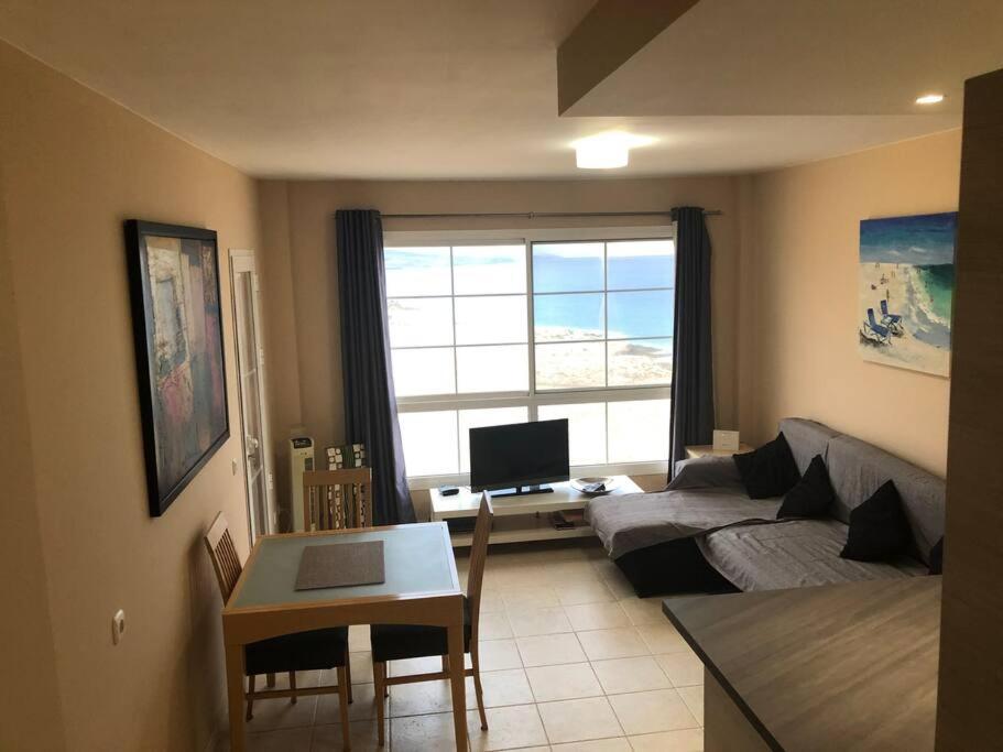 Beach front apartment with stunning ocean views! - 4