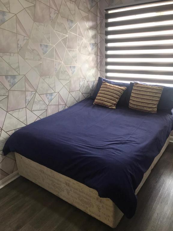 Double Room next to Burnham Elizabeth Line Station photo