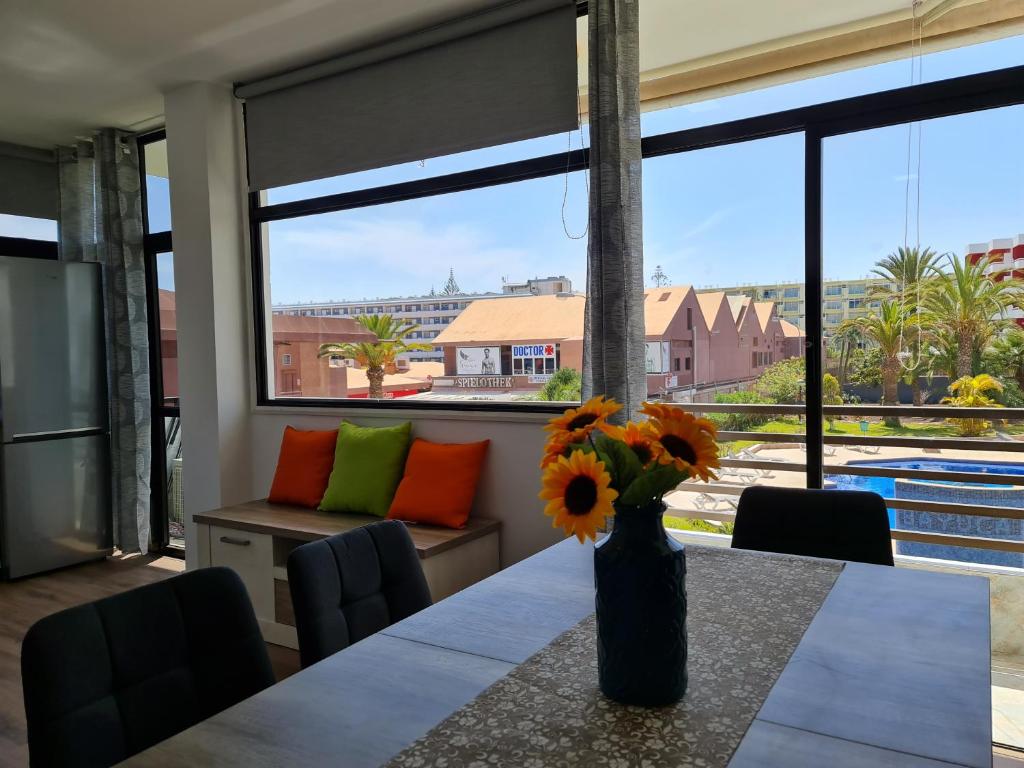 Yumboflat Two Bedroom Apartment - 4