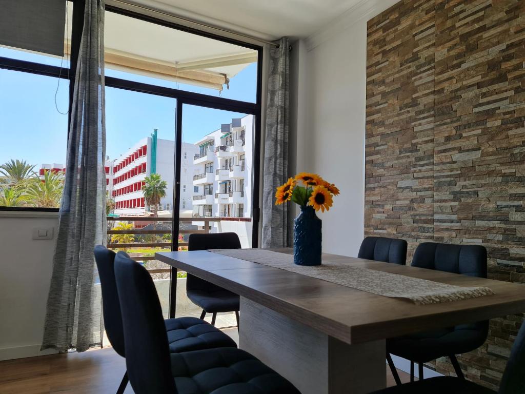 Yumboflat Two Bedroom Apartment - 5