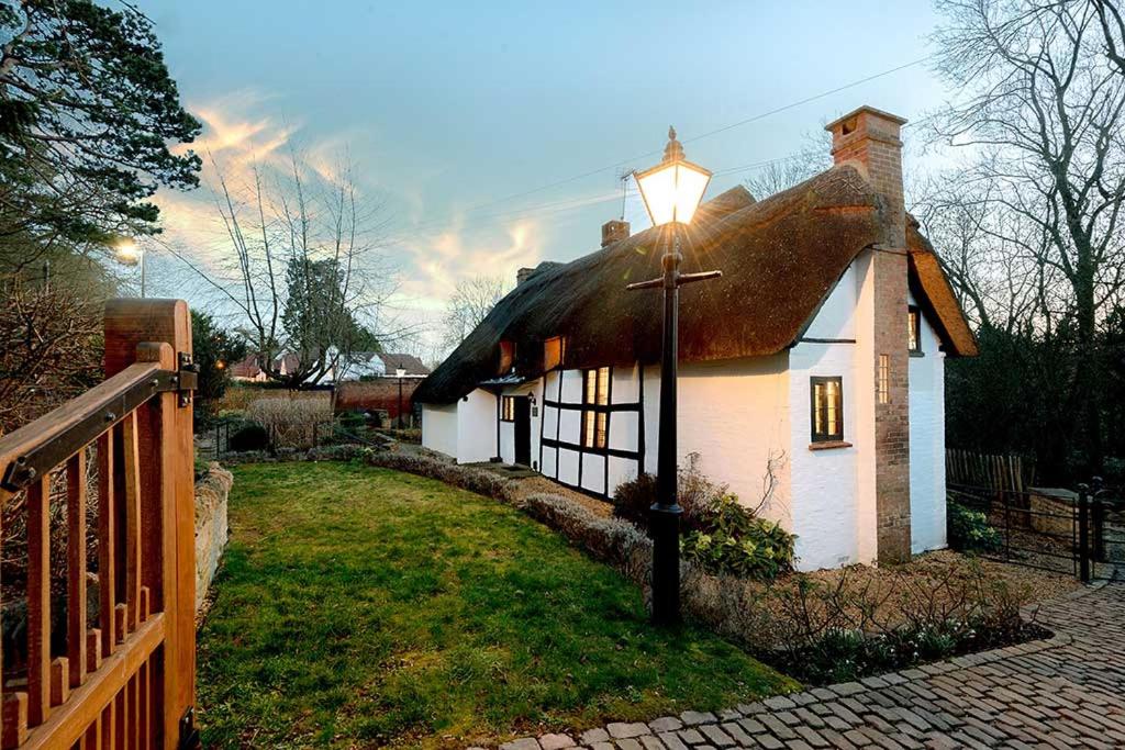 Thatched Cottage in Shottery