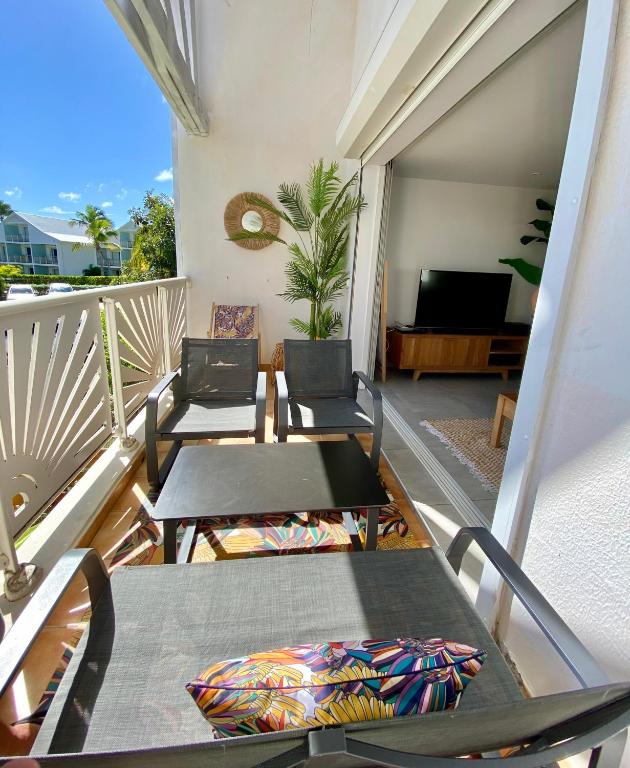 Rev’Lointains, Orient Bay