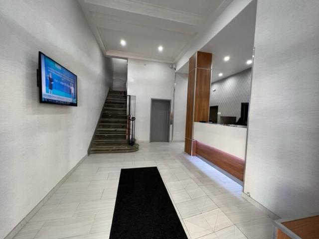 スーパー 8 バイ ウインダム サン フランシスコ ユニオン スクエア エリア (Super 8 By Wyndham San Francisco/Union Square Area) フロント・ロビー