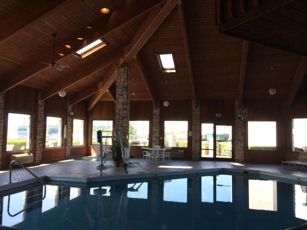 Baymont by Wyndham Metropolis photo