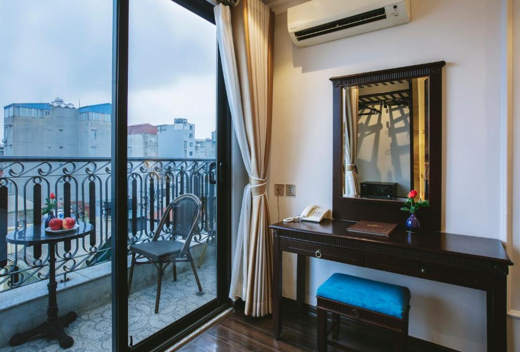 Golden Legend Boutique Hotel