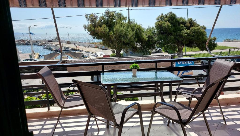 Dolphin 1 — Hotel in Athens