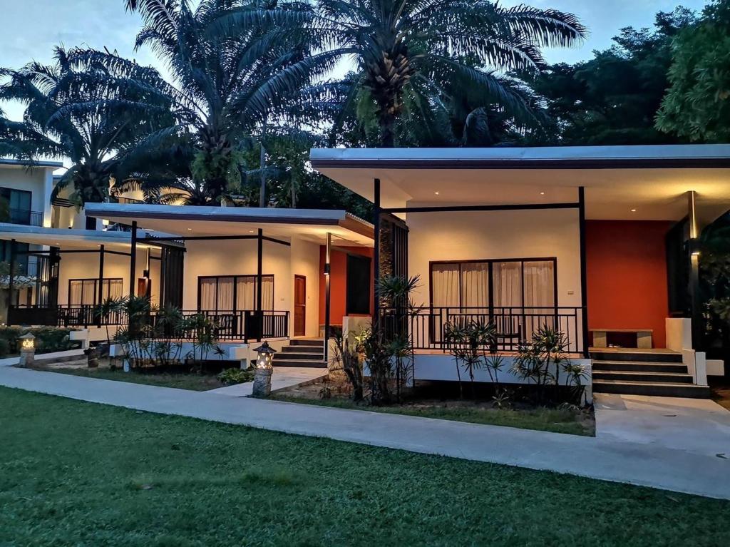 Prasarnsook Villa Beach Resort