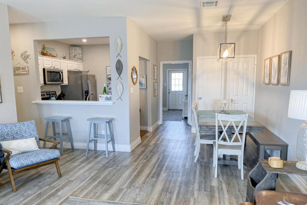 Tiki Time, Port Aransas