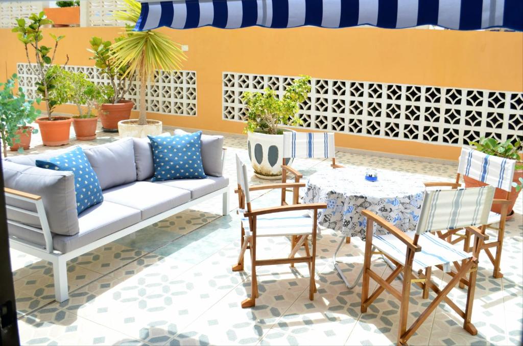 Seguro El Sol - 2 bed sunkissed property with pool and tennis court, Puerto de Santiago