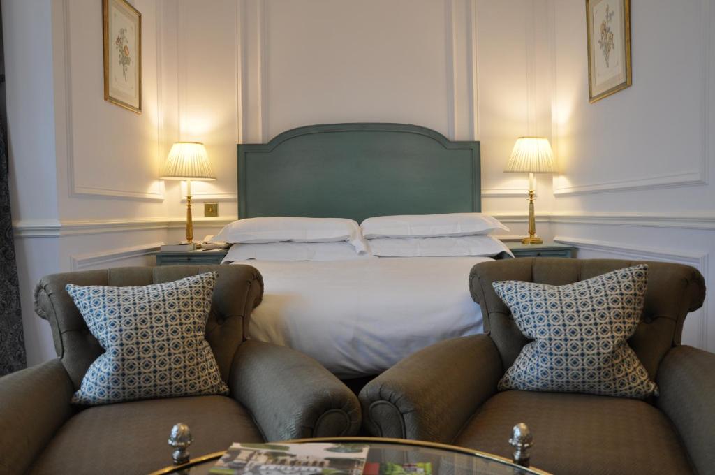 Danesfield House Hotel And Spa photo
