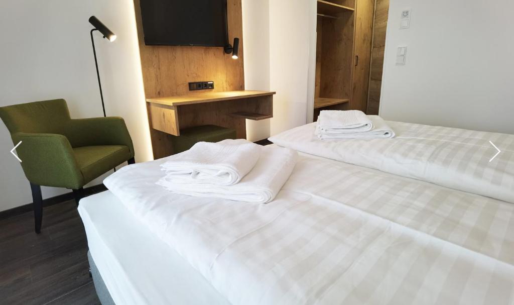 Waldschloßl photo