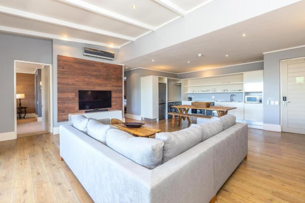 Deluxe Family Suite 105 — Hotel in Knysna