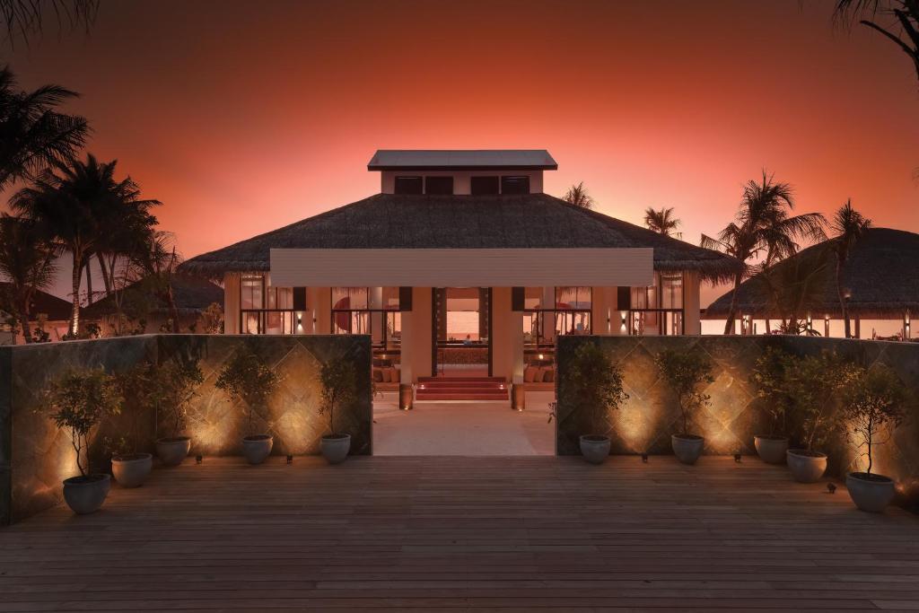 OBLU SELECT Lobigili - Premium All-Inclusive with Free Transfers — Hotel building in Kaafu Atoll, Kaafu