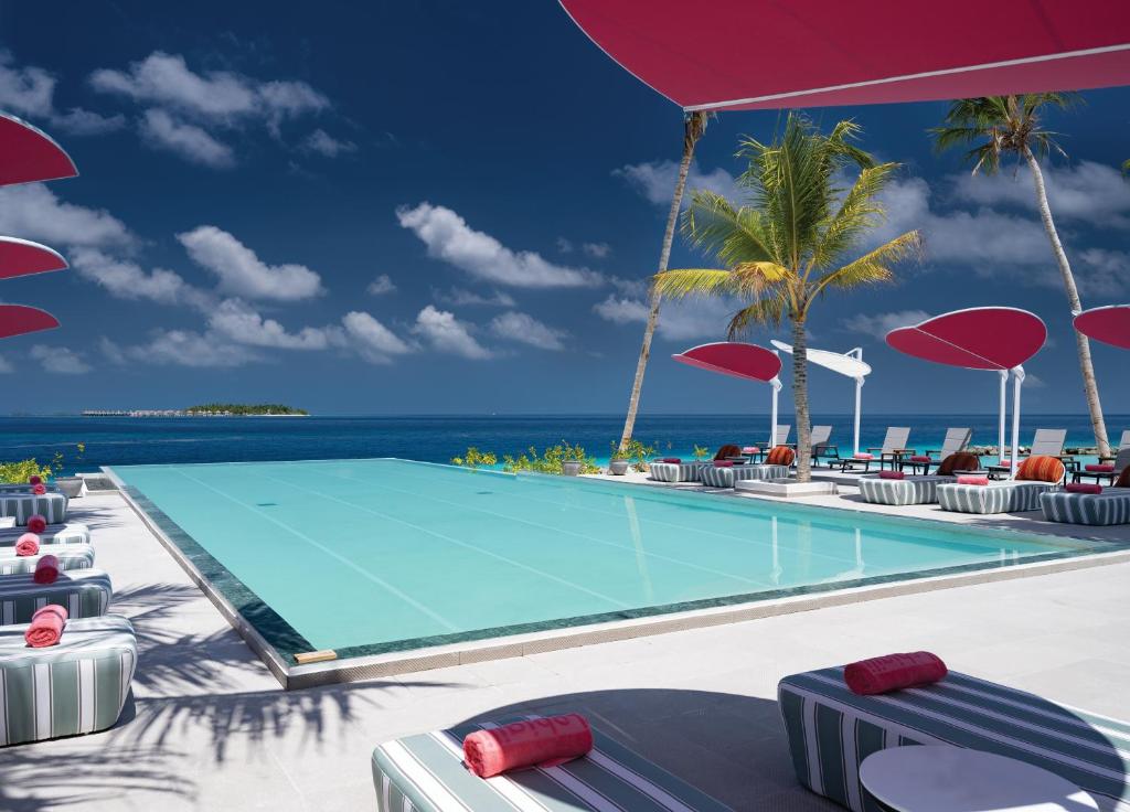 OBLU SELECT Lobigili - Premium All-Inclusive with Free Transfers — Swimming pool in Kaafu Atoll, Kaafu