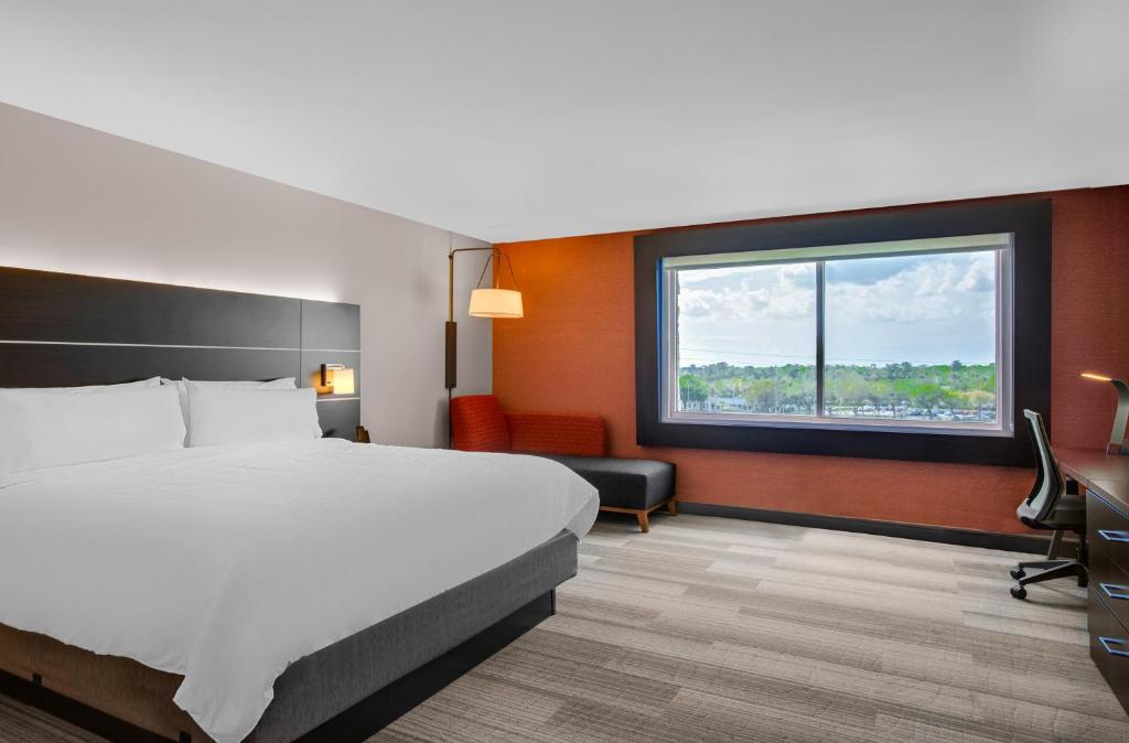 Holiday Inn Express & Suites Sanford- Lake Mary By IHG