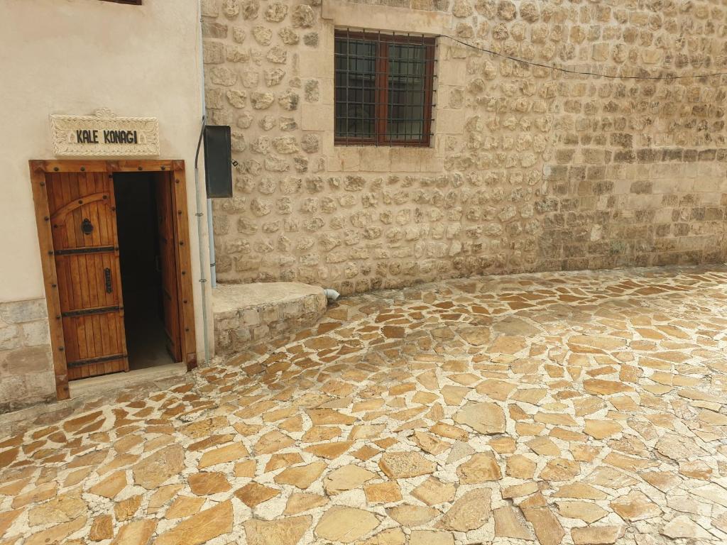 Mardin tarihi ulu Cami yanı, tarihi Konak photo
