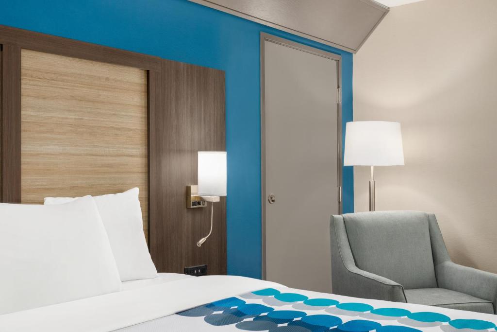 Baymont by Wyndham Blackwell I-35 photo