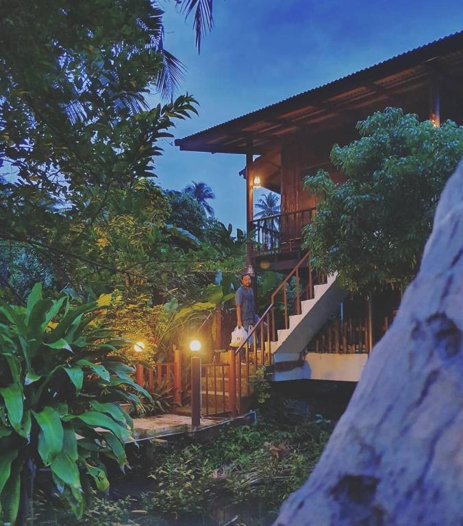 Baan Loylom Farmstay