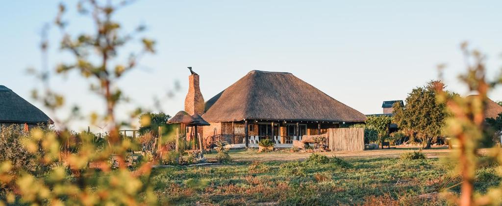 Charihandra Game Lodge — Hotel in Tregathlyn Game Farm