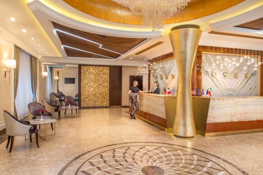 Hotel National photo