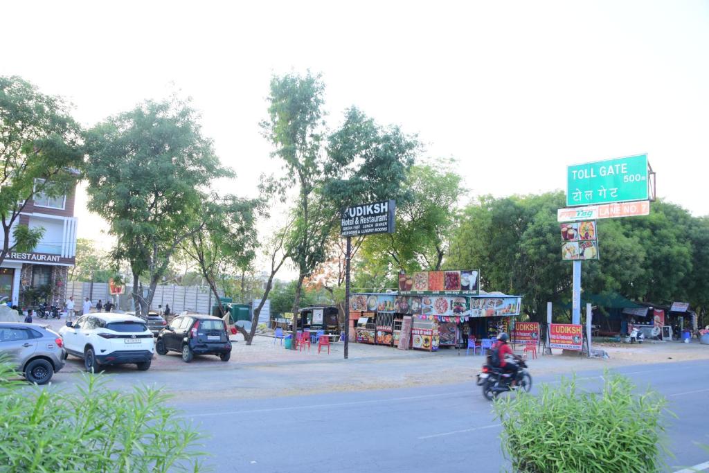 Udiksh Hotel and Restaurants photo