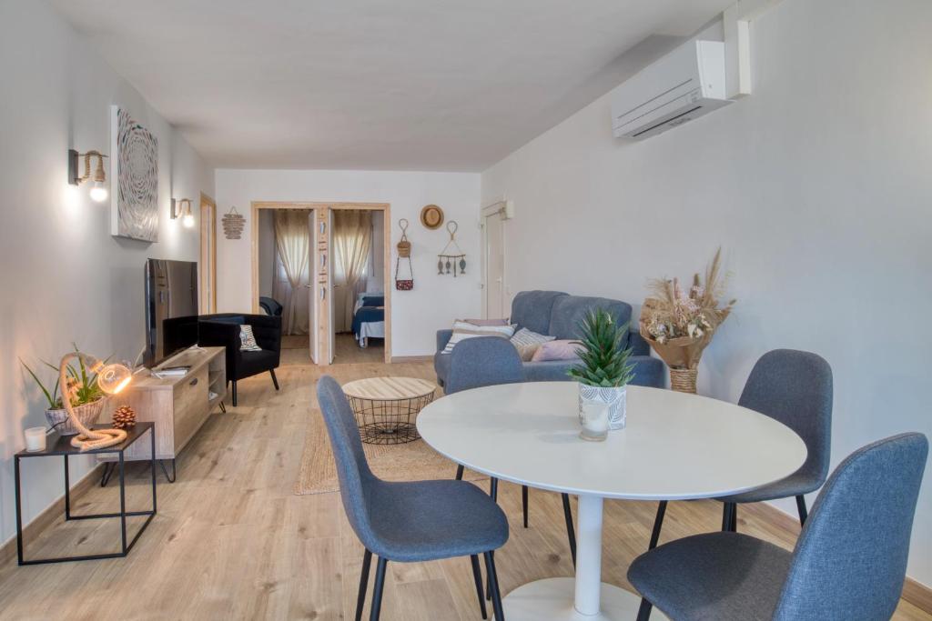 Kaminias III Apartament reformat per 4 persones a Politur a 10 minuts a peu de la Cala Rovira - 1
