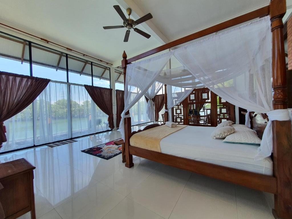 Homestay ALA Riverview Lodge Kota Bharu