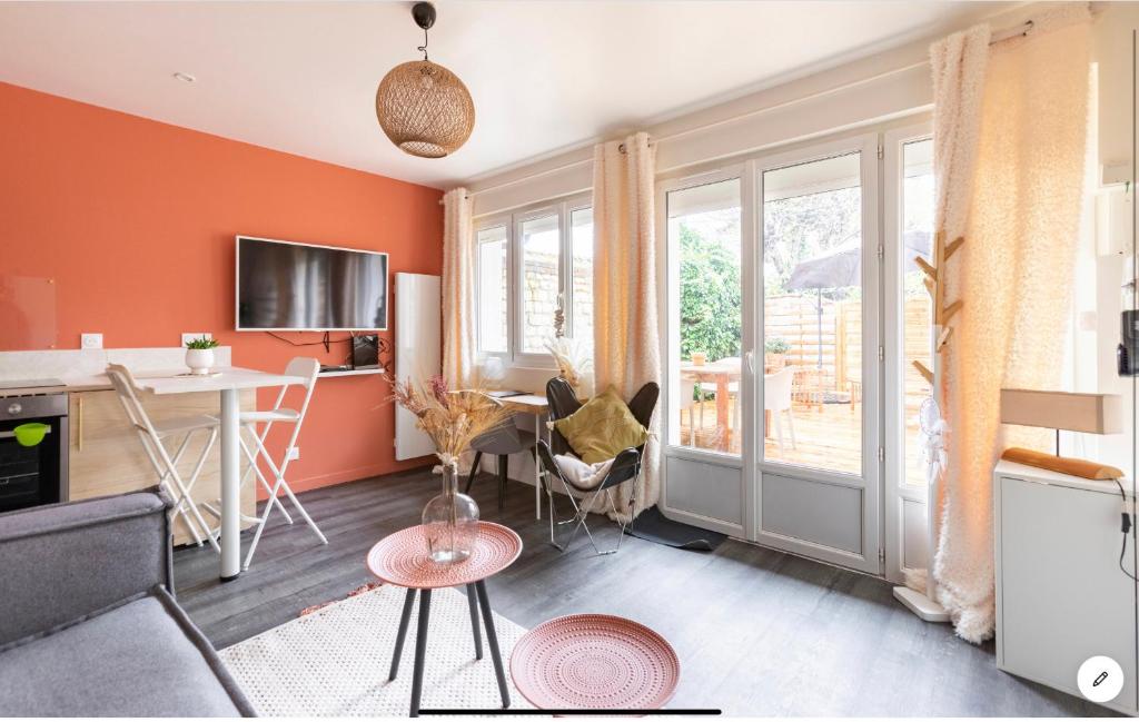 Le 102, Maison avec Terrasse et parking Gare de ROUEN - 2