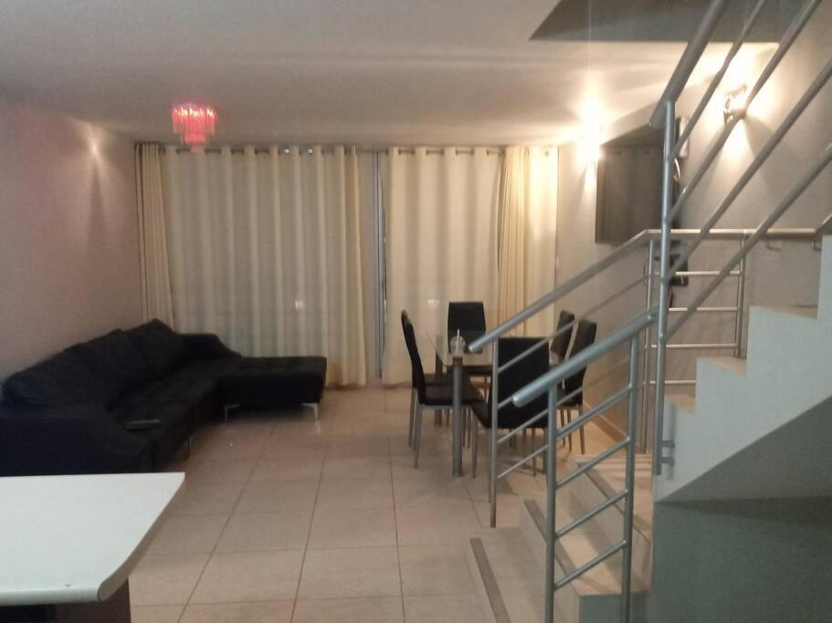 HERMOSO DEPARTAMENTO-DUPLEX CON VISTA DE CHICLAYO