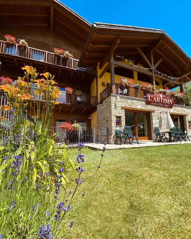 Hotel L'Artisin, hotel in Limone Piemonte