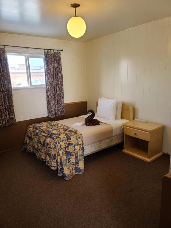 Midtown Motel on Alaska Ave — Hotel in Dawson Creek (BC)