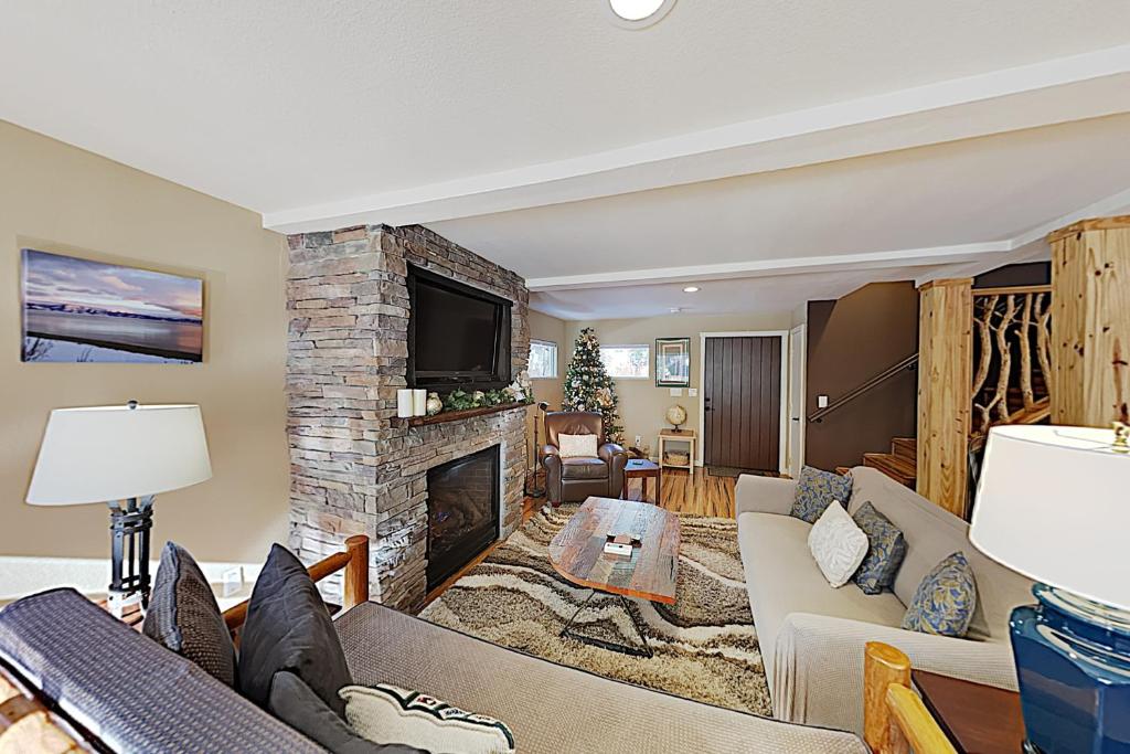 Golden Adventures, Kings Beach