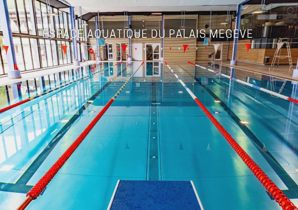 スイミングプール