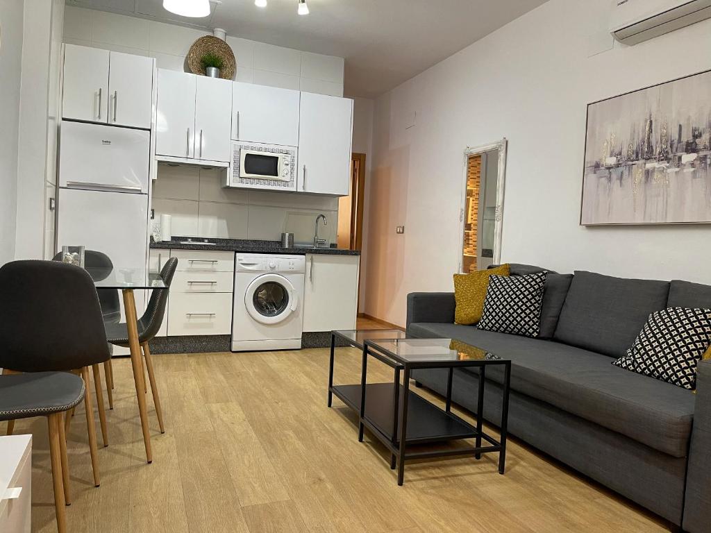 Quiet Apartment in the Heart of Malaga POOL & FREE PARKING - 3