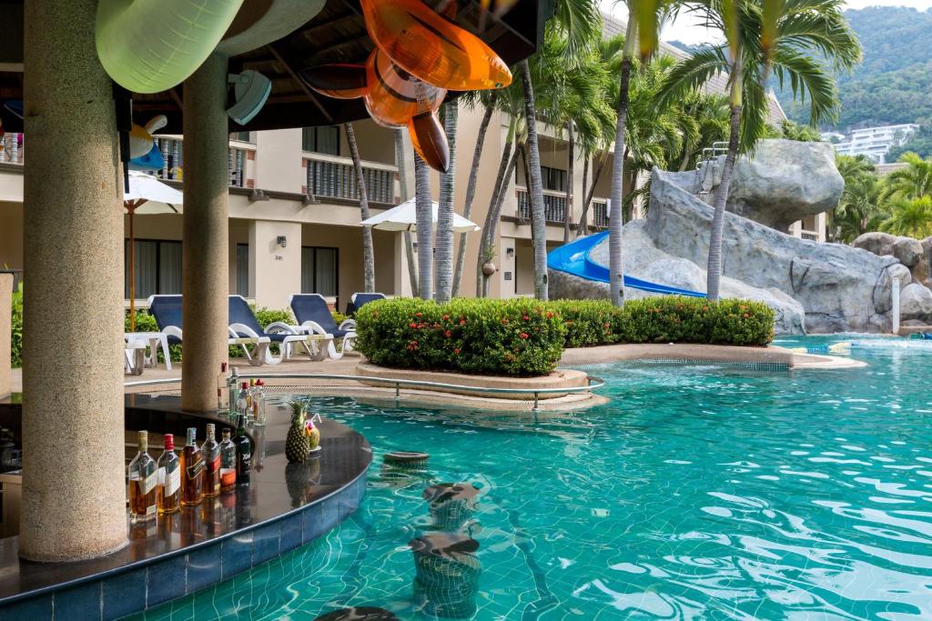 スイミングプール