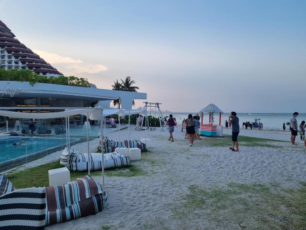 Veranda Residence Hua Hin 1BR Beachfront photo