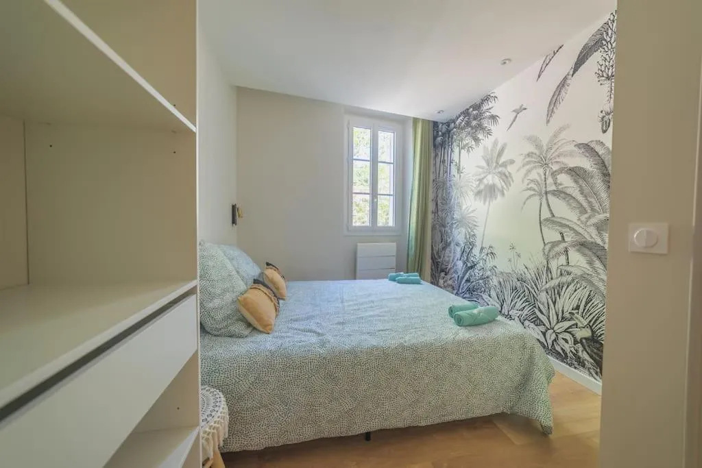 Le Palm Appartement élégant & Design En Bord Rivière，位于科洛布里埃的酒店