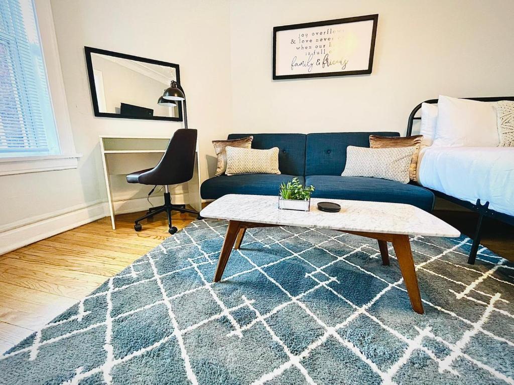 City Charm Studio Apt close to Shops - Ashland 04, Chicago