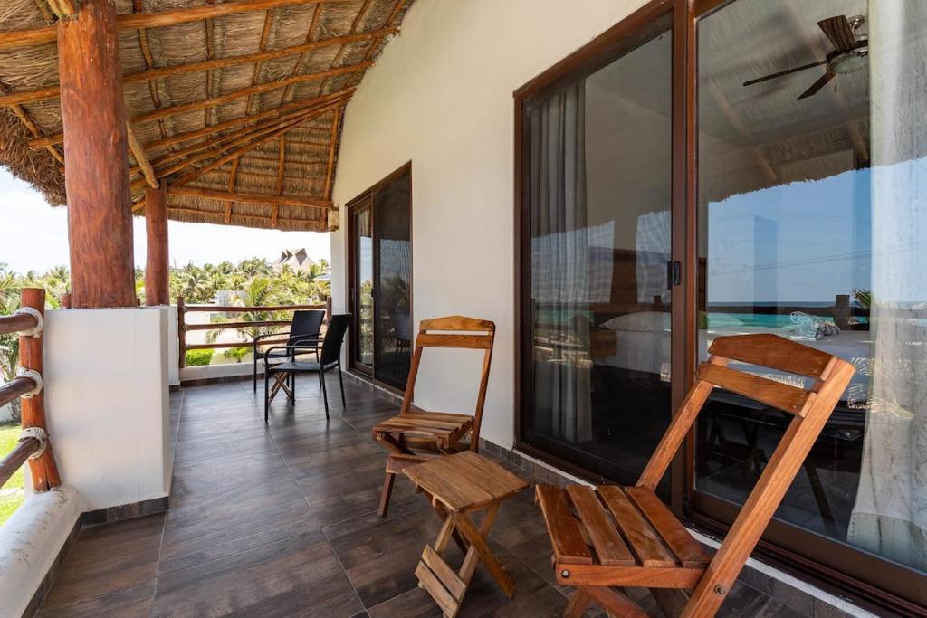 ISLA MUJERES MAYAKITA LUXURY VILLA with ROOFTOP JACUZZI photo