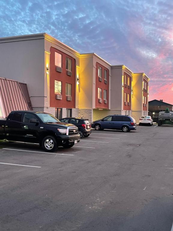 Niagara Lodge & Suites photo